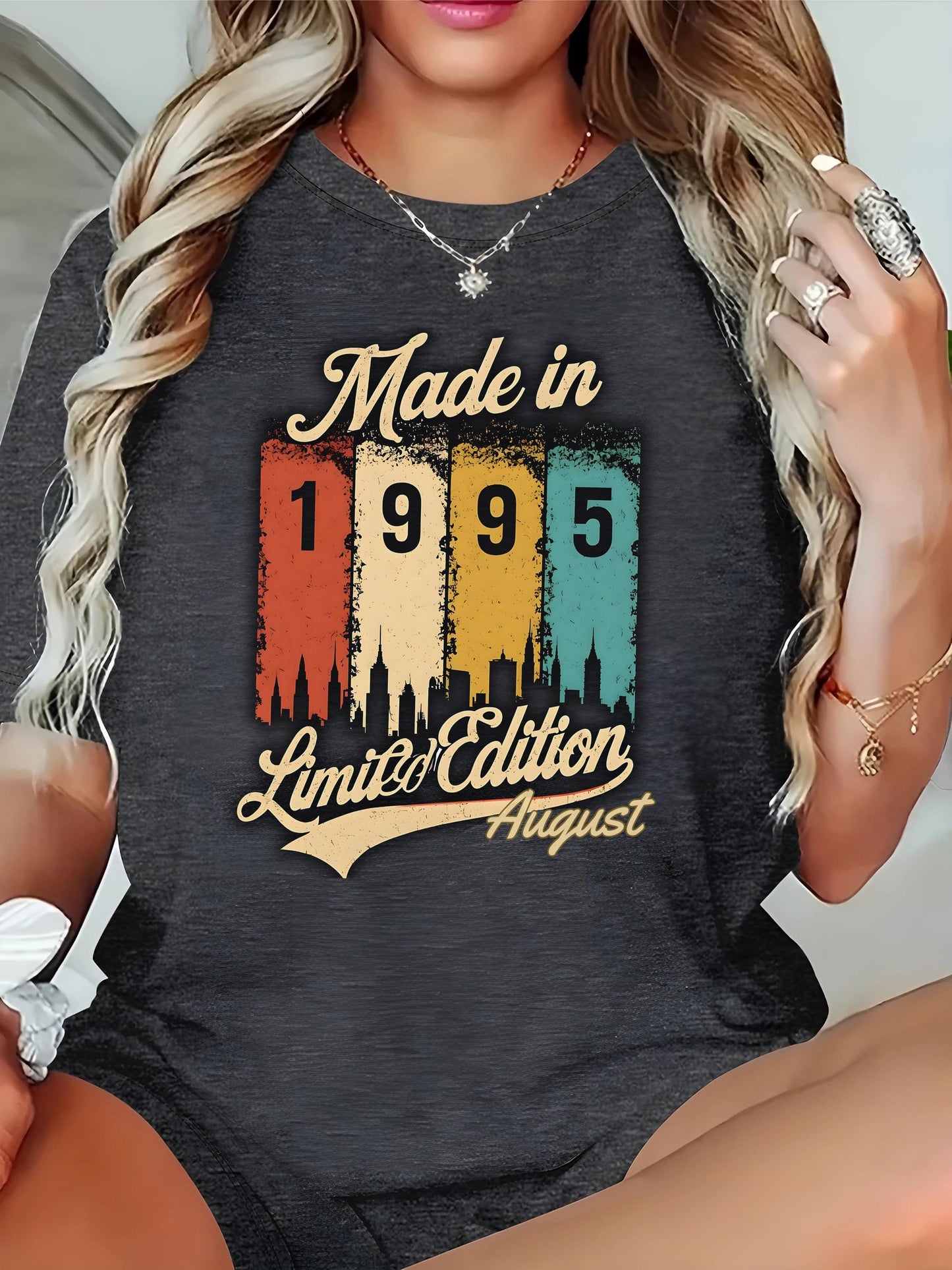 Made in 1995 August T Shirt Limited Edition 30th Birthday Gift Te Vintage Born in august Shirt for Men Women Retro 1995 Tee Unisex